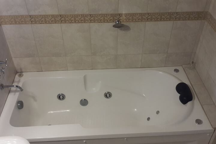 Hot Tub 54 of 95
