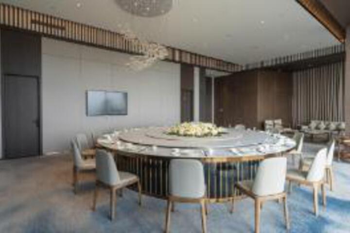 Dining 16 of 23