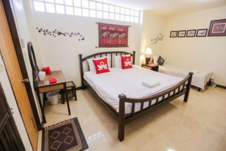 Room 35 of 84