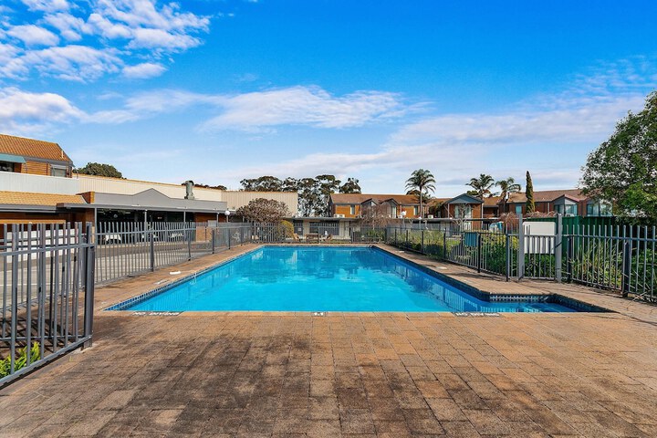 Hotel Pool