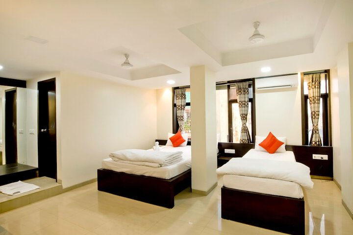 Room 14 of 30