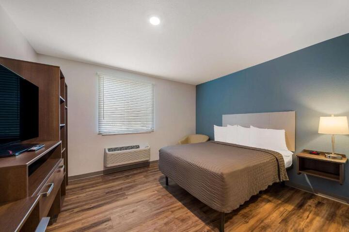 Double Accessible Queen Size Bed (1 of 2)