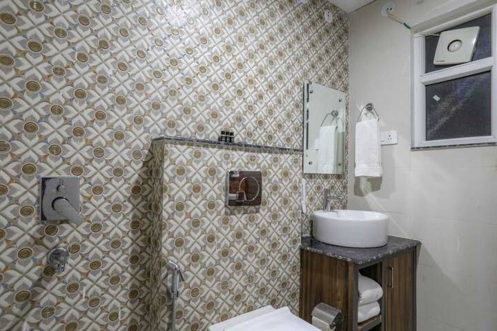 Room 15 of 19