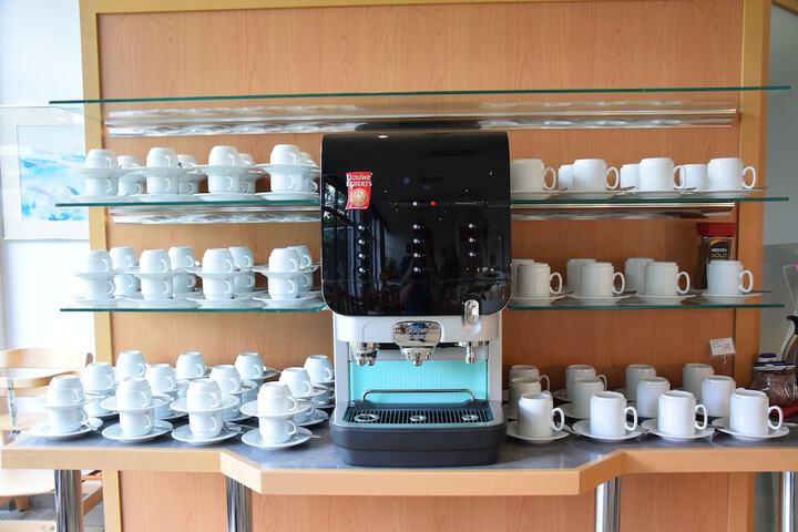 Breakfast/Coffee Service 22 of 43