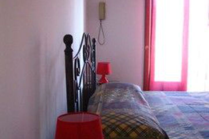 Room 13 of 30