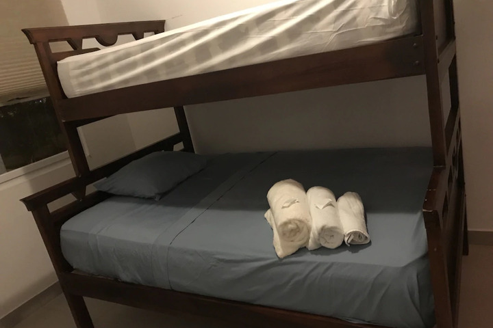 Room 5 of 7
