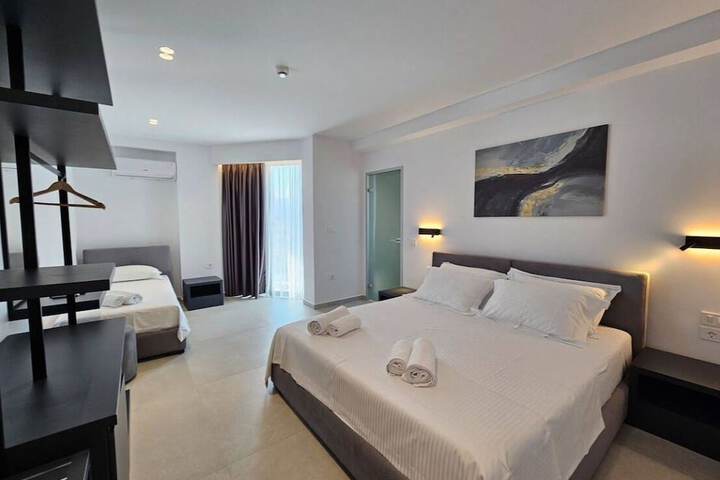 Room 3 of 11