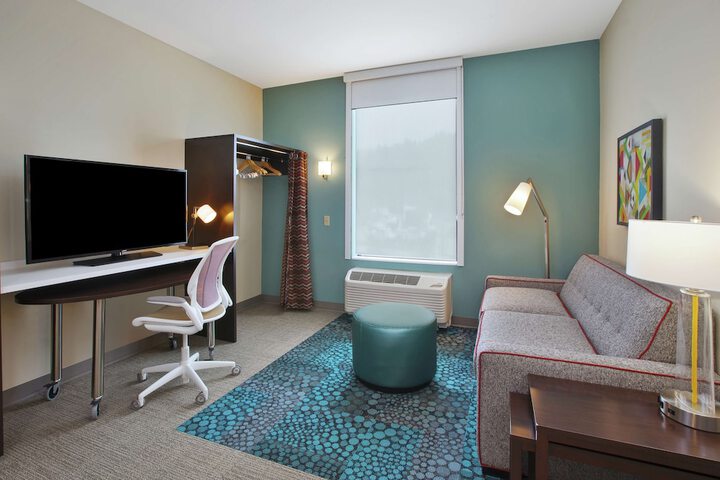 Studio 2 Queen Beds (8 of 13)