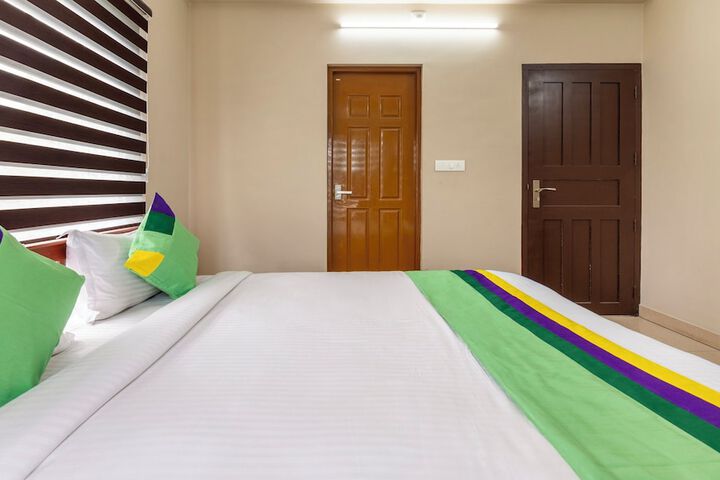 Room 18 of 34