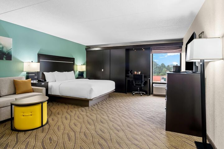 Room 26 of 47