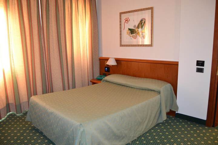 Room 5 of 17