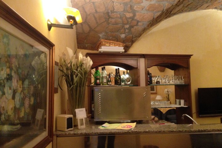 Lounge 105 of 142