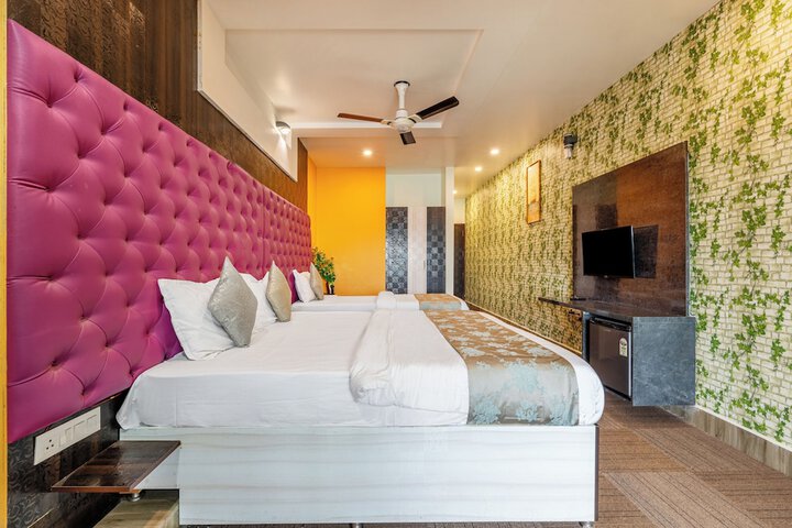 Room 18 of 48