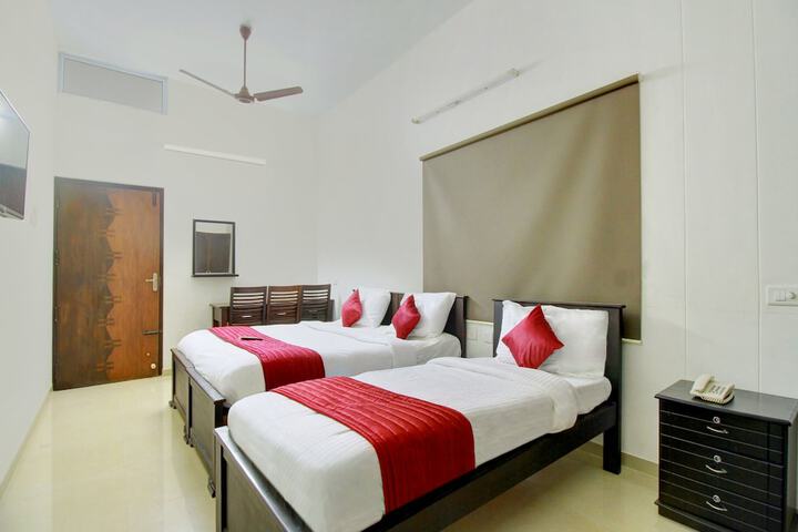 Room 12 of 19