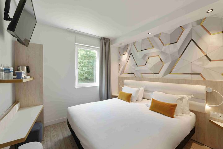 Room 16 of 113
