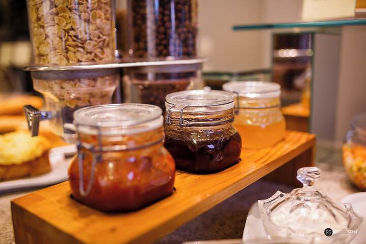 Breakfast/Coffee Service 43 of 67