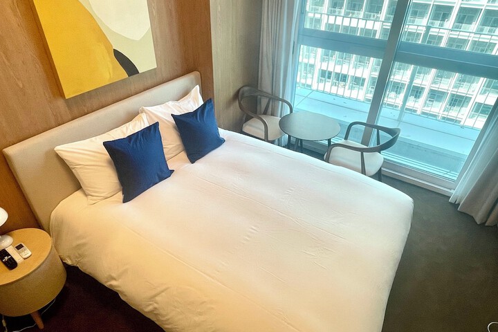 Room 2 of 37