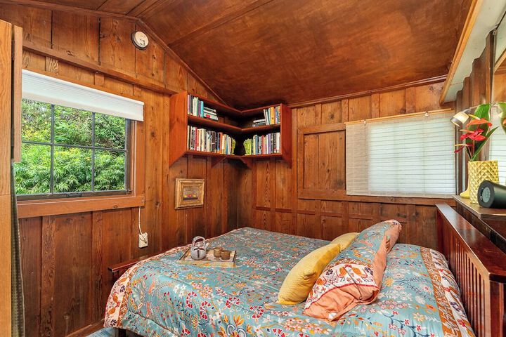 Room 2 of 11