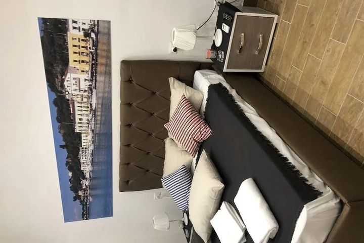 Room 6 of 21