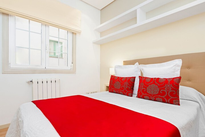 Room 6 of 32