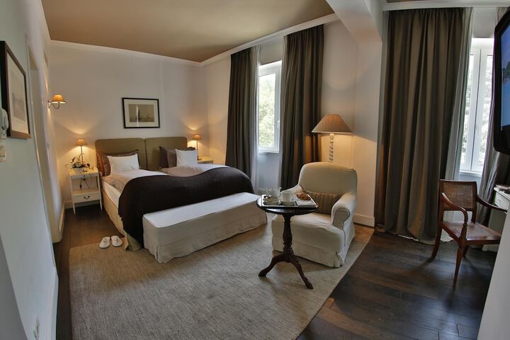 Room 9 of 39