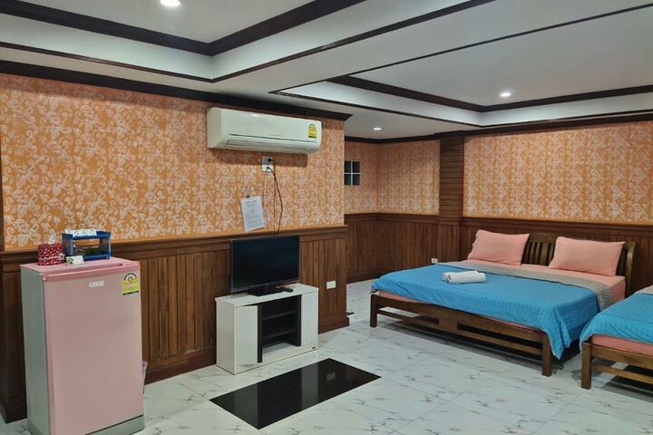 Room 7 of 24