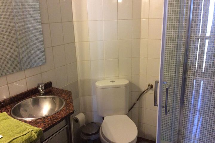 Room 10 of 21