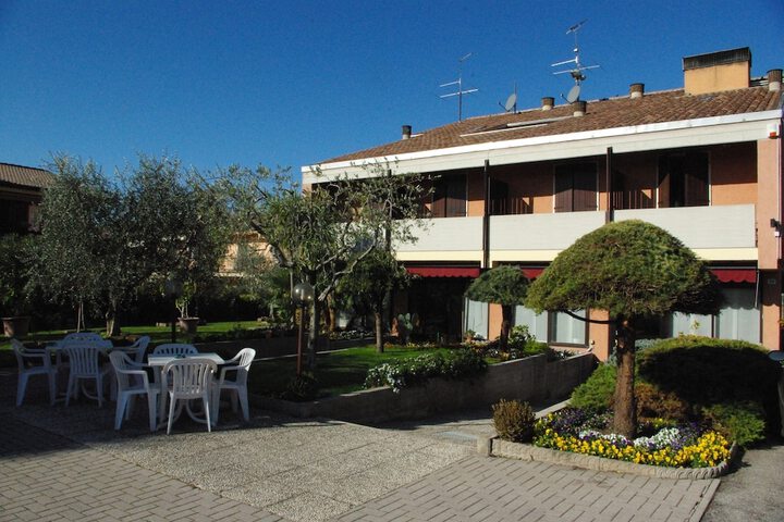 Hotel 37 of 40
