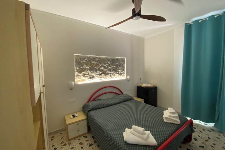 Room 12 of 38