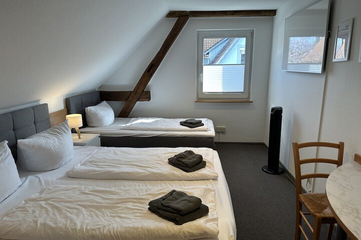 Room 48 of 85