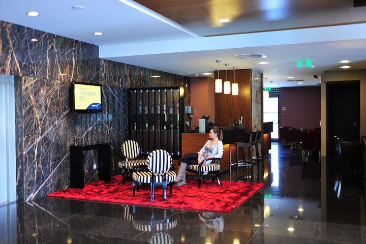 Entrance & Lobby