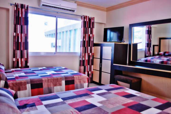 Room 2 of 39
