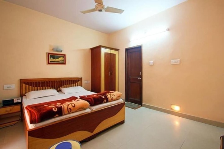 Room 27 of 47