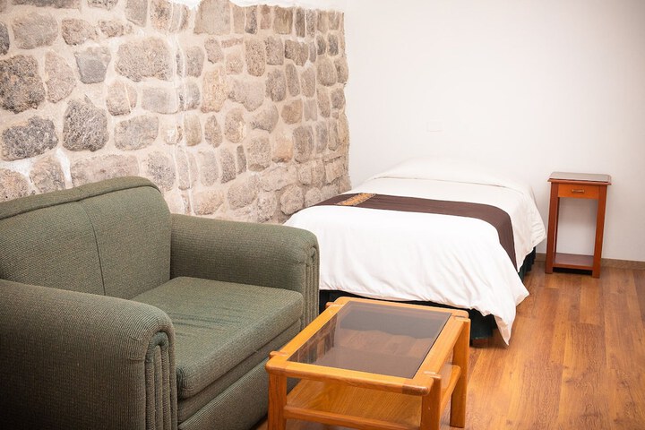 Room 4 of 70