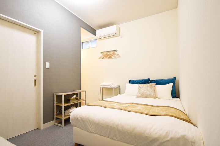 Room 12 of 97