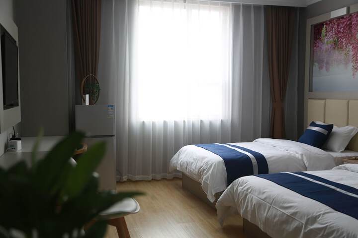 Room 4 of 22
