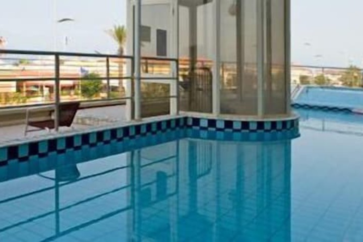 Pools & Facilities