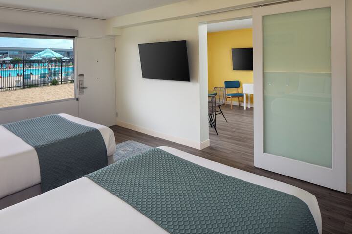 Double Accessible King Size Bed (6 of 7)