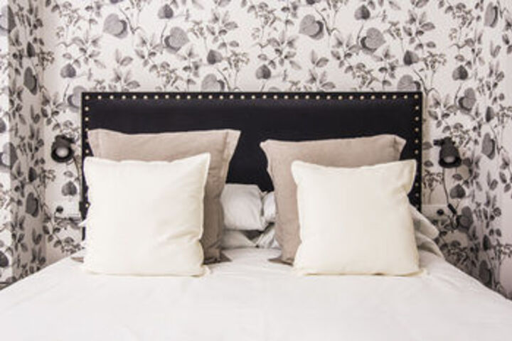 Room 92 of 211