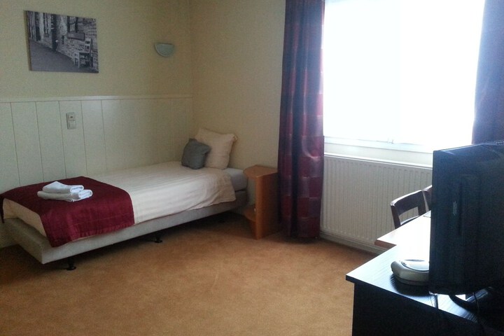 Room 10 of 38