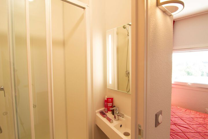 Room 21 of 82