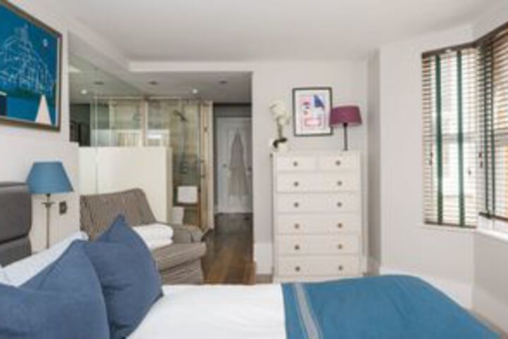 Room 8 of 21