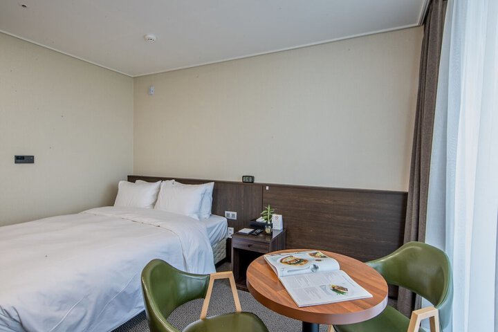 Room 4 of 23