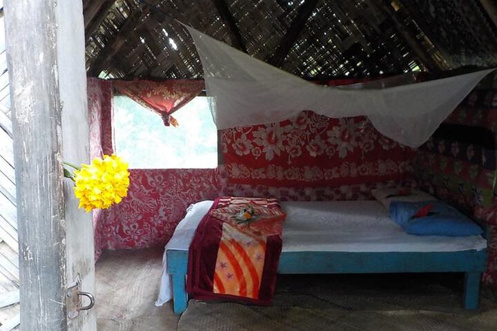 Room 9 of 37
