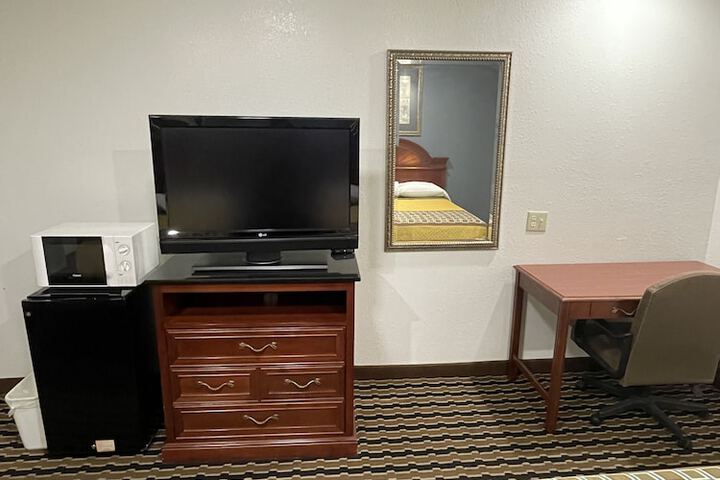 Room 16 of 25