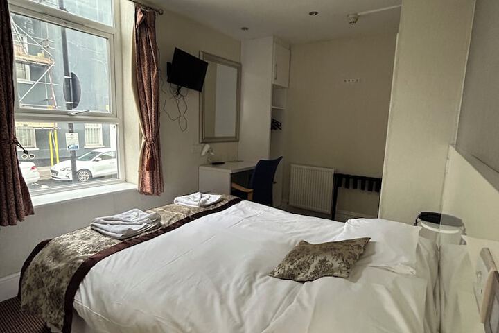 Room 50 of 118