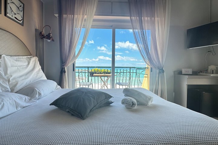 Room 7 of 25