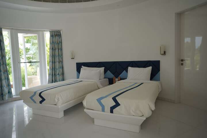 Room 7 of 37