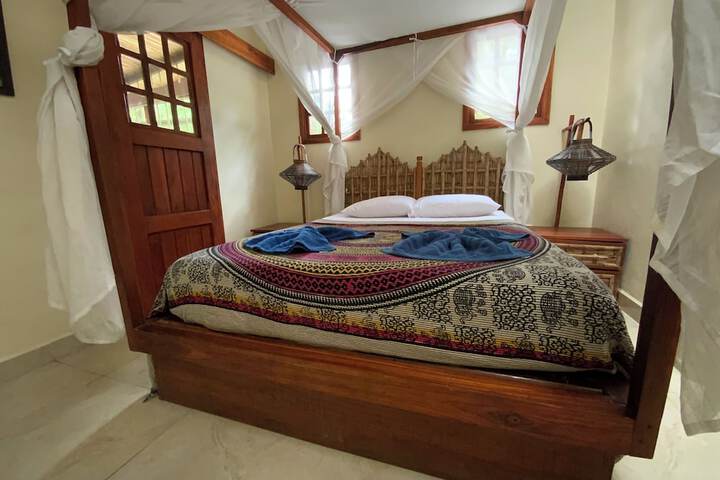 Room 10 of 85