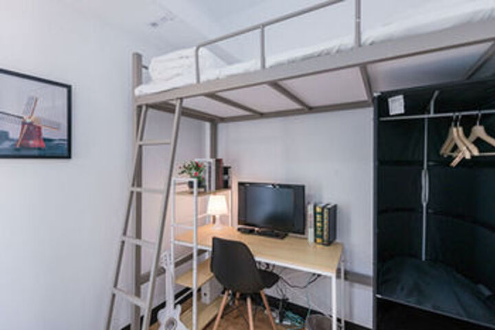 Room 7 of 30